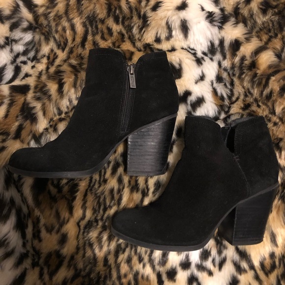 Kenneth Cole Reaction Shoes - Black heel bootie
